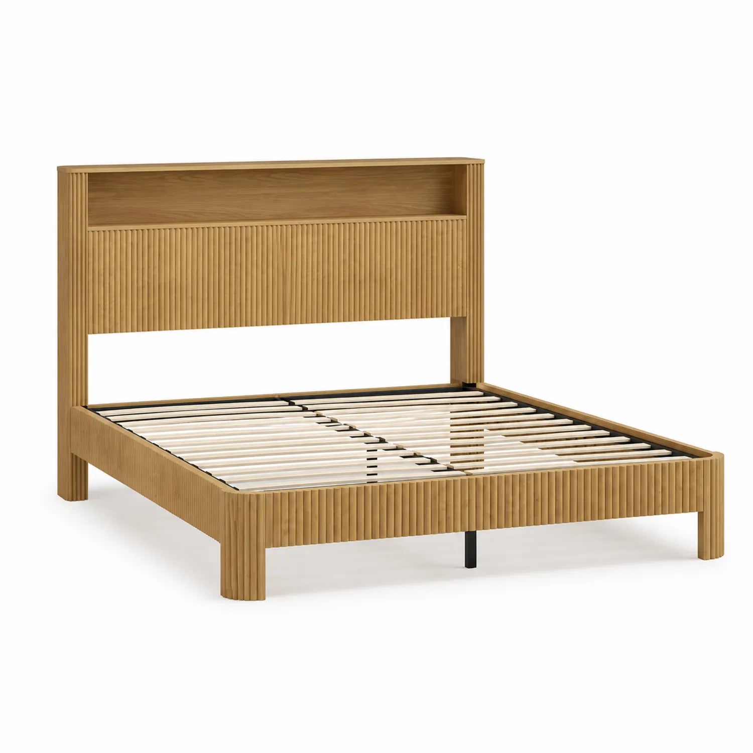 Letto matrimoniale in legno chiaro con testiera a ripiani